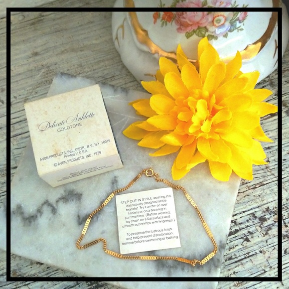 Vintage "1979" Avon Delicate Goldtone Anklette - Picture 3 of 4